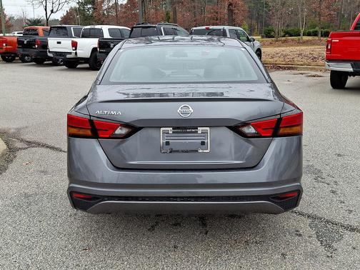 2022 Nissan Altima S FWD