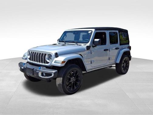 Silver Zynith Clearcoat 2024 Jeep Wrangler 4xe Sahara