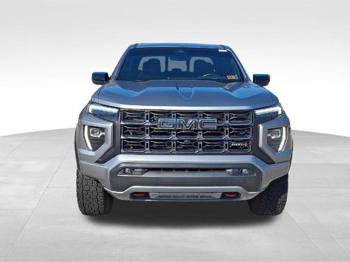 Sterling Metallic 2025 GMC Canyon AT4