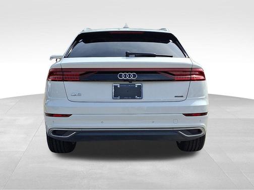 2022 Audi Q8 55 Premium Plus