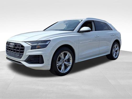 2022 Audi Q8 55 Premium Plus
