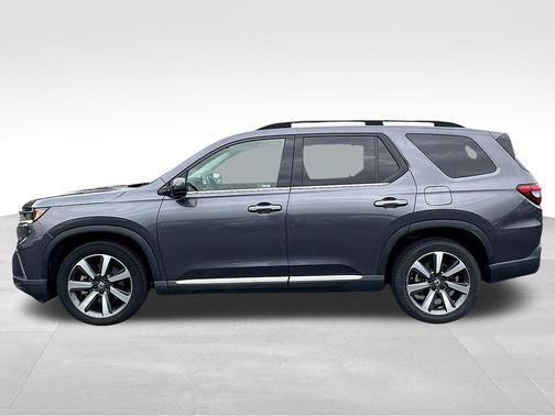 Modern Steel Metallic 2023 Honda Pilot AWD Elite