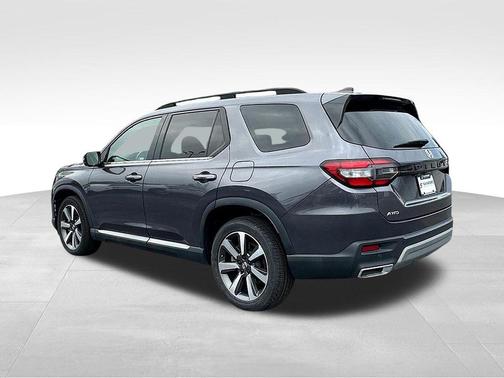Modern Steel Metallic 2023 Honda Pilot AWD Elite