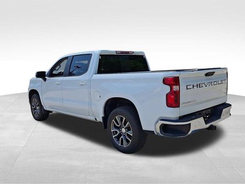 Summit White 2022 Chevrolet Silverado 1500 LT