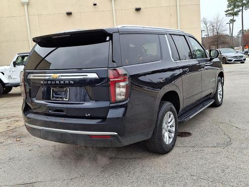 2023 Chevrolet Suburban LT