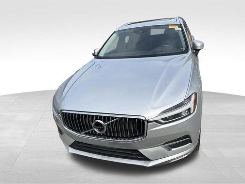 Bright Silver Metallic 2020 Volvo XC60 T5 Inscription