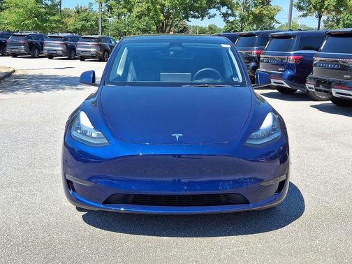 2022 Tesla Model Y Long Range Dual Motor All-Wheel Drive