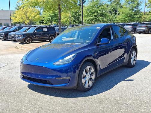 2022 Tesla Model Y Long Range Dual Motor All-Wheel Drive
