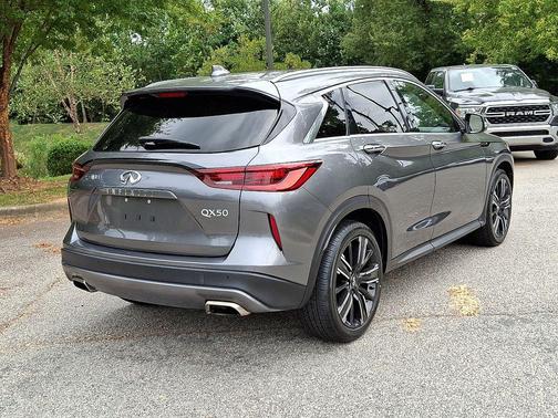 2022 INFINITI QX50 LUXE
