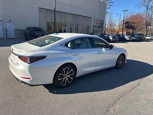 2025 Lexus ES 350 Base