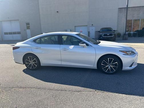 2025 Lexus ES 350 Base