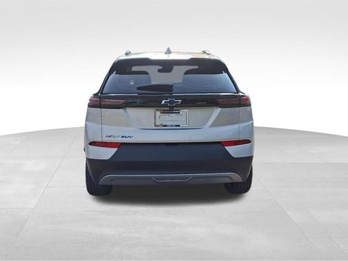 Silver Flare Metallic 2023 Chevrolet Bolt EUV FWD LT