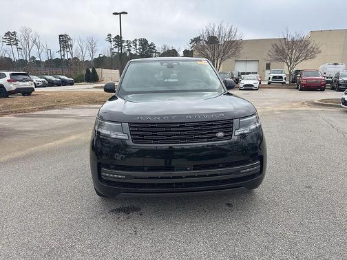 2025 Land Rover Range Rover SE