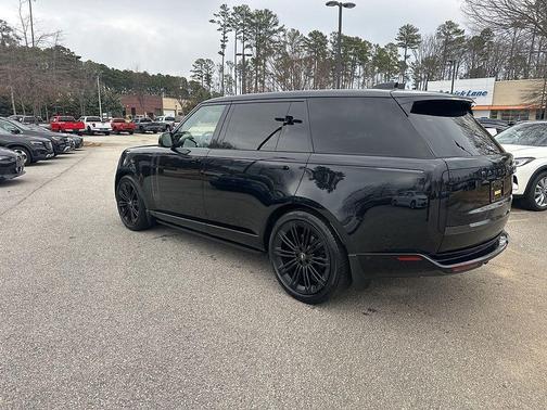 2025 Land Rover Range Rover SE