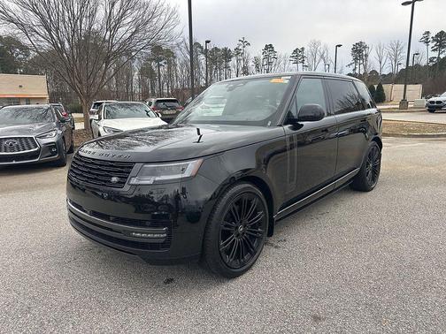 2025 Land Rover Range Rover SE