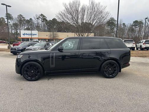 2025 Land Rover Range Rover SE