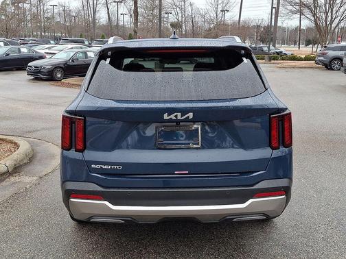 2025 Kia Sorento S