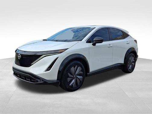 Everest White Pearl Tricoat 2024 Nissan ARIYA EVOLVE+