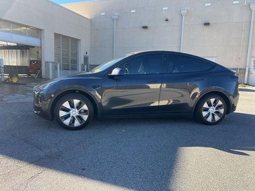 2024 Tesla Model Y Long Range Dual Motor All-Wheel Drive