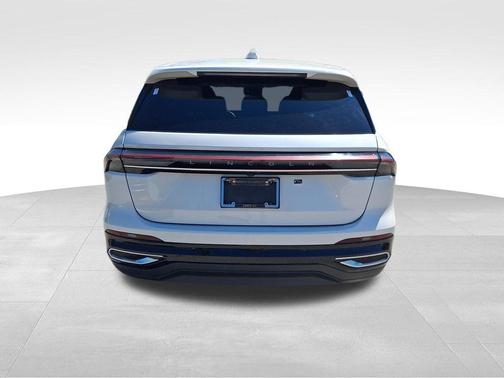 White Platinum Metallic Tri-Coat 2024 Lincoln Nautilus Premiere