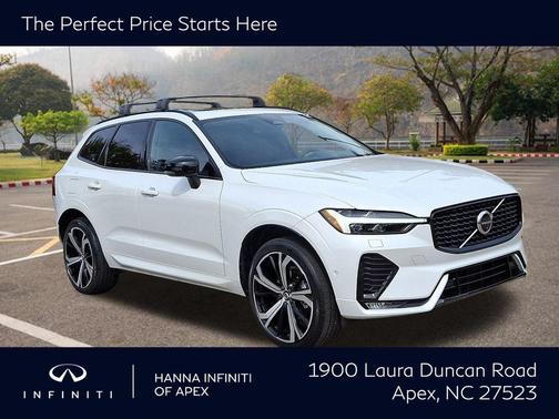 2023 Volvo XC60 B5 Ultimate Dark Theme