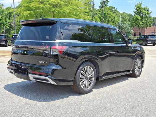 2025 INFINITI QX80 Luxe