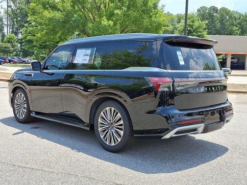 2025 INFINITI QX80 Luxe