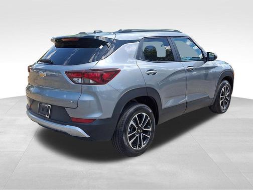 Sterling Gray Metallic 2024 Chevrolet Trailblazer LT