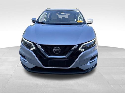 Brilliant Silver Metallic 2020 Nissan Rogue Sport SL