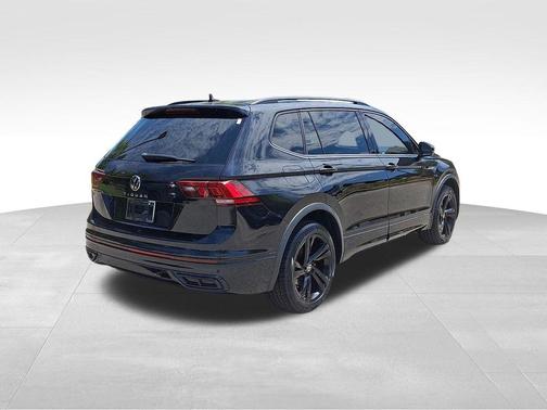 Deep Black 2023 Volkswagen Tiguan 2.0T SE R-Line Black