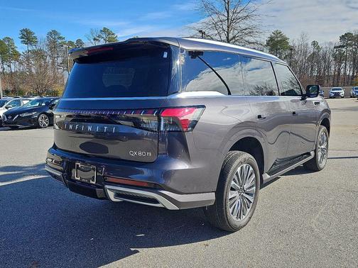 2025 INFINITI QX80 Luxe