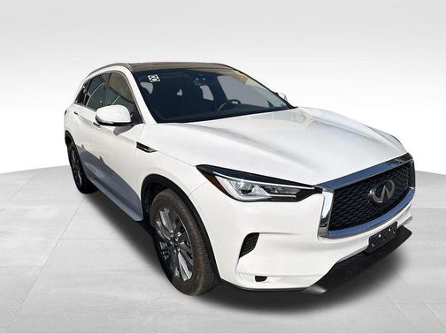 Lunar White 2025 INFINITI QX50 Luxe AWD