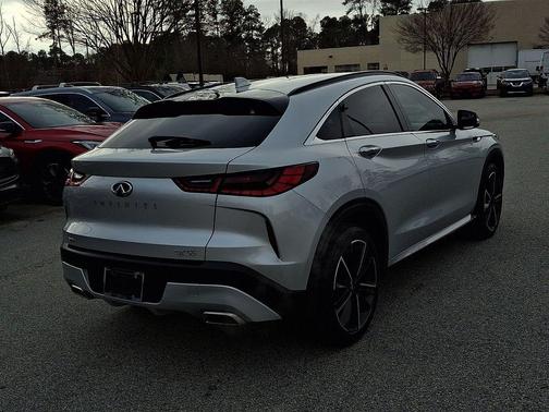 2022 INFINITI QX55 LUXE