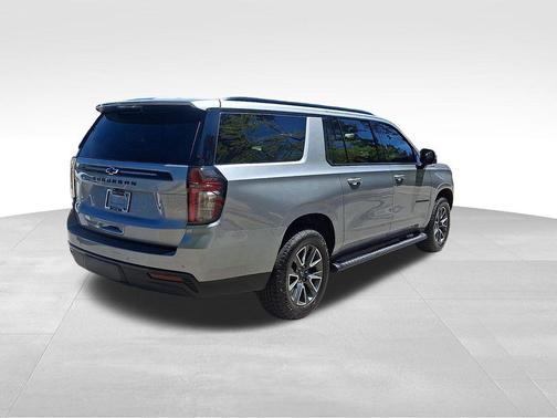 Sterling Gray Metallic 2024 Chevrolet Suburban 4WD Z71