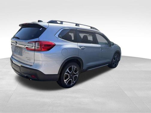 Ice Silver Metallic 2021 Subaru Ascent Premium 8-Passenger
