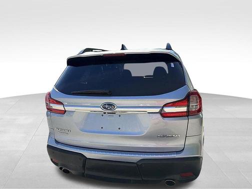 Ice Silver Metallic 2021 Subaru Ascent Premium 8-Passenger