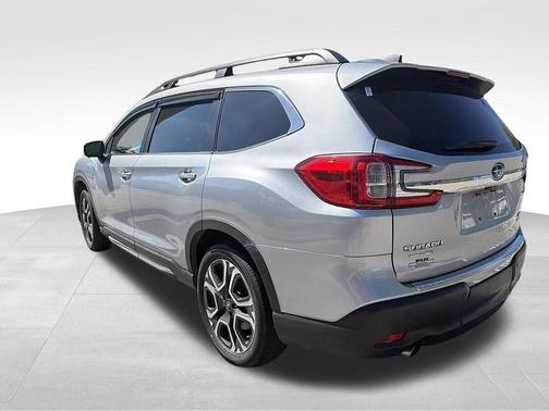 Ice Silver Metallic 2021 Subaru Ascent Premium 8-Passenger
