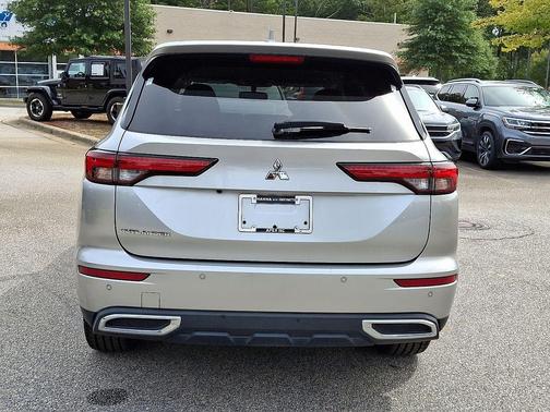 2022 Mitsubishi Outlander ES 2.5 2WD