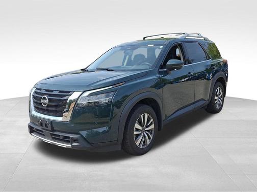 Obsidian Green Pearl 2024 Nissan Pathfinder SL 4WD