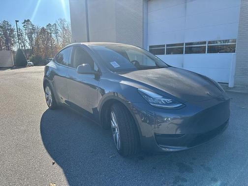 2022 Tesla Model Y Long Range Dual Motor All-Wheel Drive