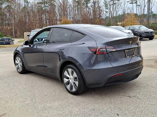 2022 Tesla Model Y Long Range Dual Motor All-Wheel Drive