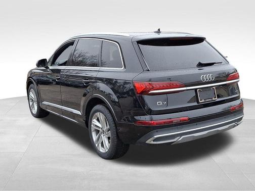 2022 Audi Q7 55 Premium Plus