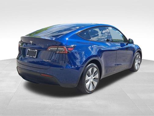 Deep Blue Metallic 2022 Tesla Model Y Long Range Dual Motor All-Wheel Drive
