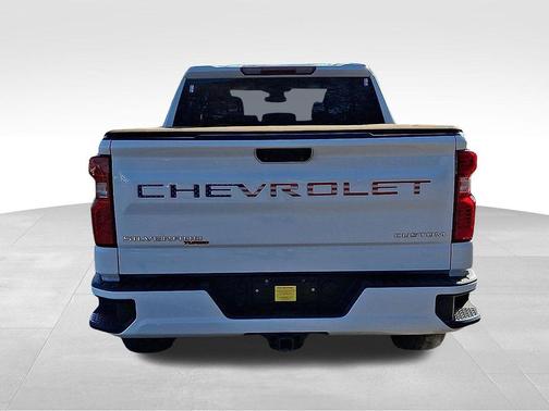 Summit White 2024 Chevrolet Silverado 1500 Custom