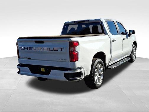 Summit White 2024 Chevrolet Silverado 1500 Custom