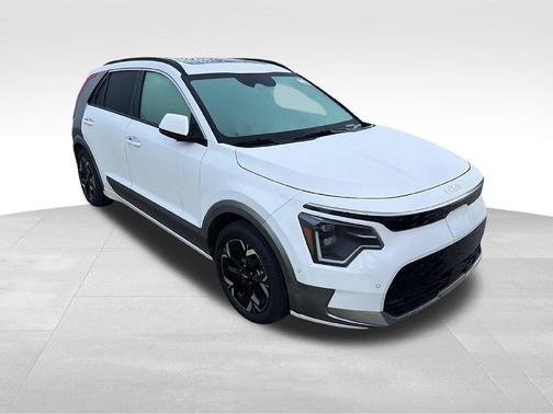 Snow White Pearl 2024 Kia Niro EV Wave