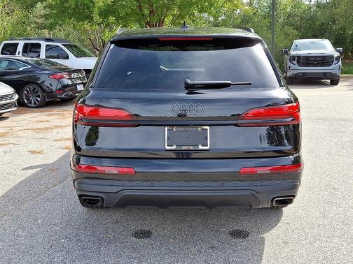 2025 Audi Q7 45 Premium Plus