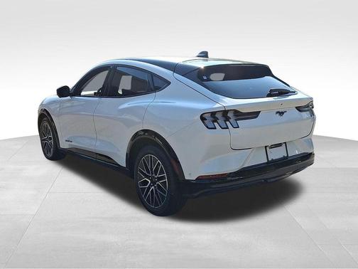 Star White Metallic Tri-Coat 2024 Ford Mustang Mach-E Premium