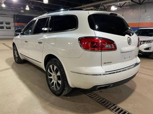 White 2017 Buick Enclave Premium