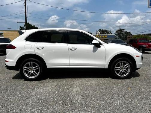 2016 Porsche Cayenne Base
